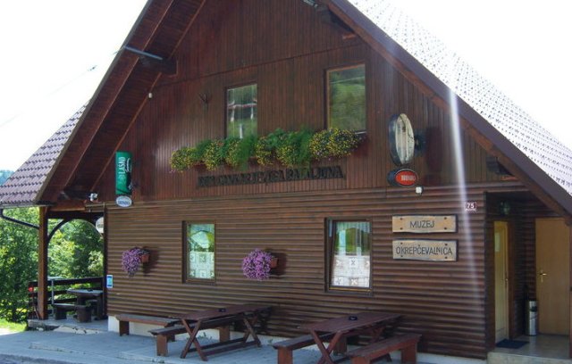 47966_448360748432_2879696_n